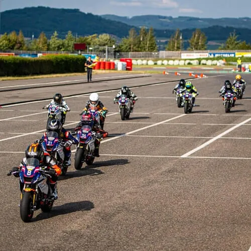 MiniGP-Austria-Series-Saison-nimmt-am-Wachauring-Fahrt-auf